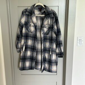 This shacket is super cute and lightweight!Canyon Creek size medium!